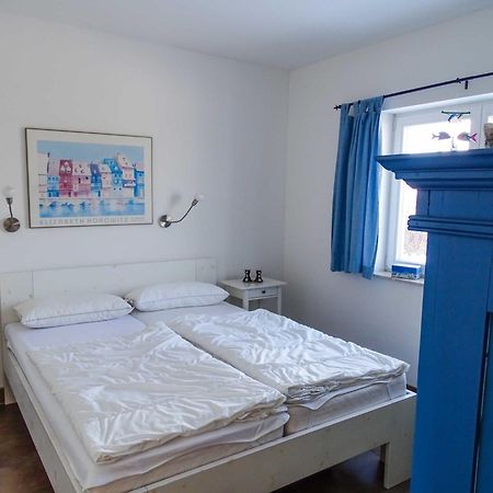 Reetdachhaus Im Fischerdorf Freest Екстериор снимка