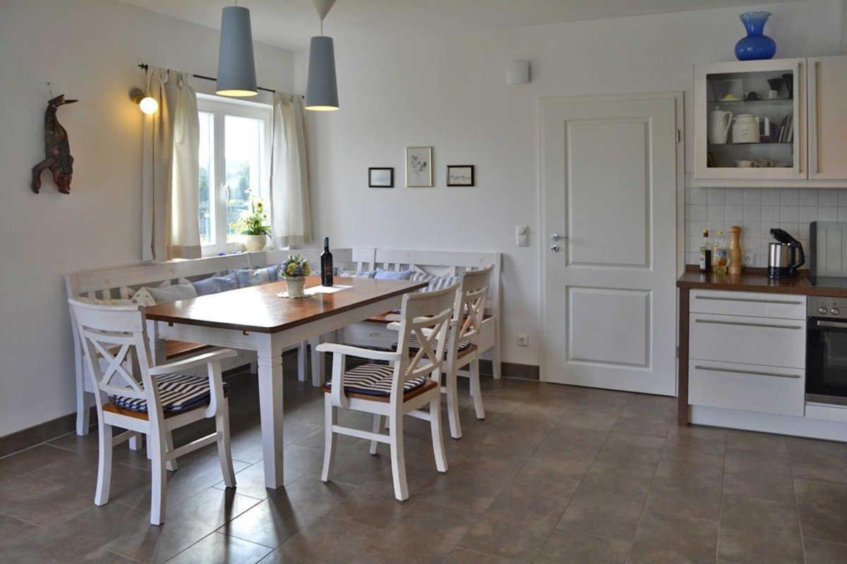 Reetdachhaus Im Fischerdorf Freest Екстериор снимка